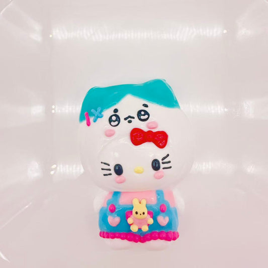 Kitty in Chikawa Taba Squishy
