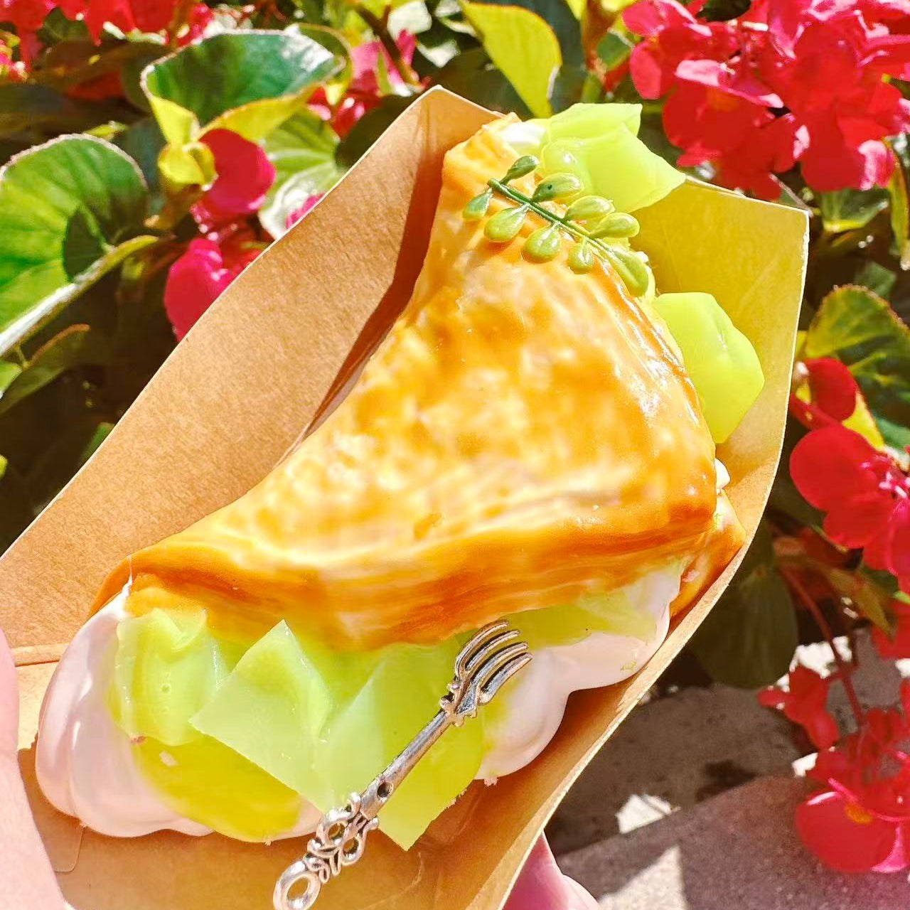 Muscat Delight Taba Squishy crepe toy with green muscat grapes and cream, realistic dessert squishy for stress relief