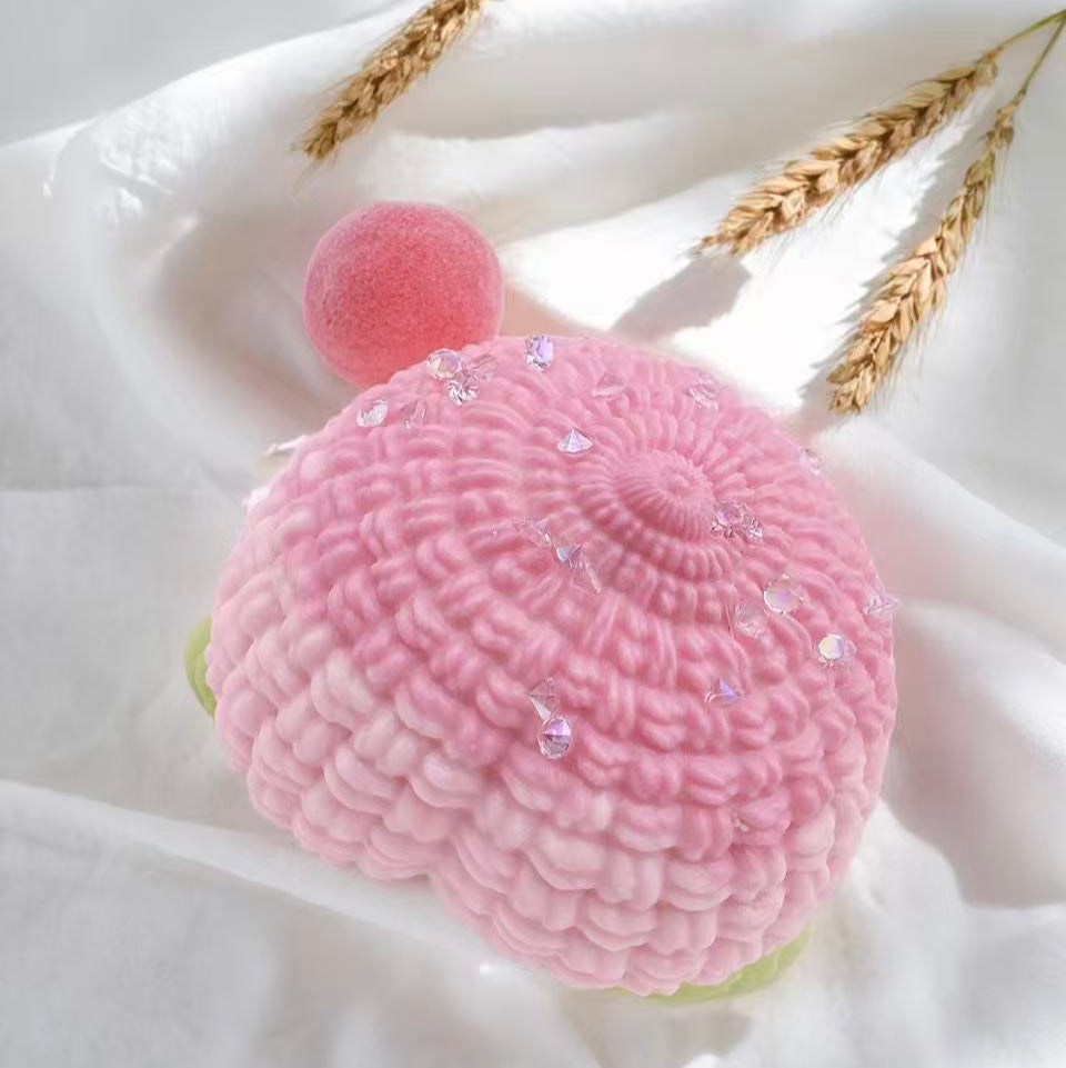 Peach Crochet Taba Squishy – handmade pink crochet-style peach squishy toy with crystal details, soft slow rising stress relief collectible for kawaii lovers